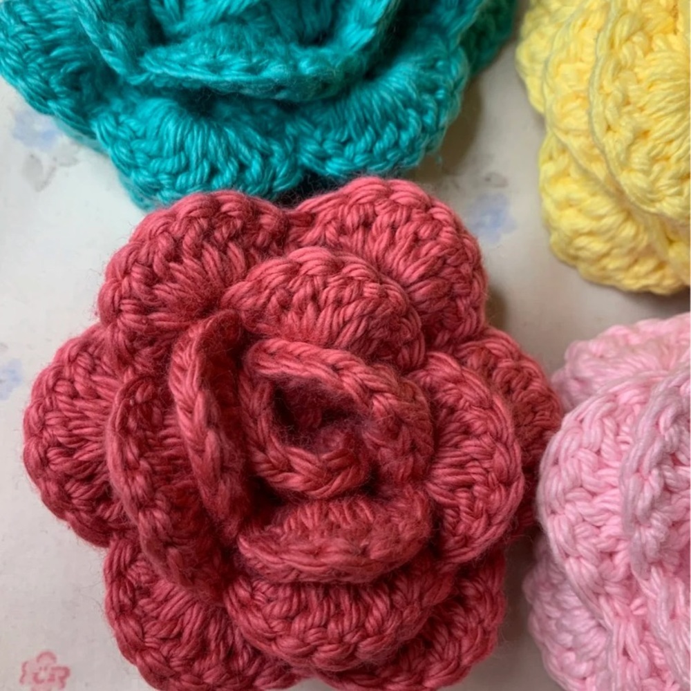 Crochet Roses - Picture 4 of 6
